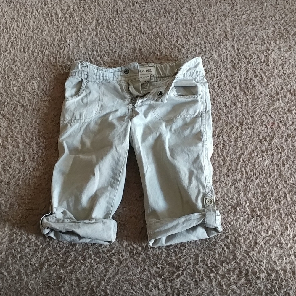 Capri khaki pants size 5t